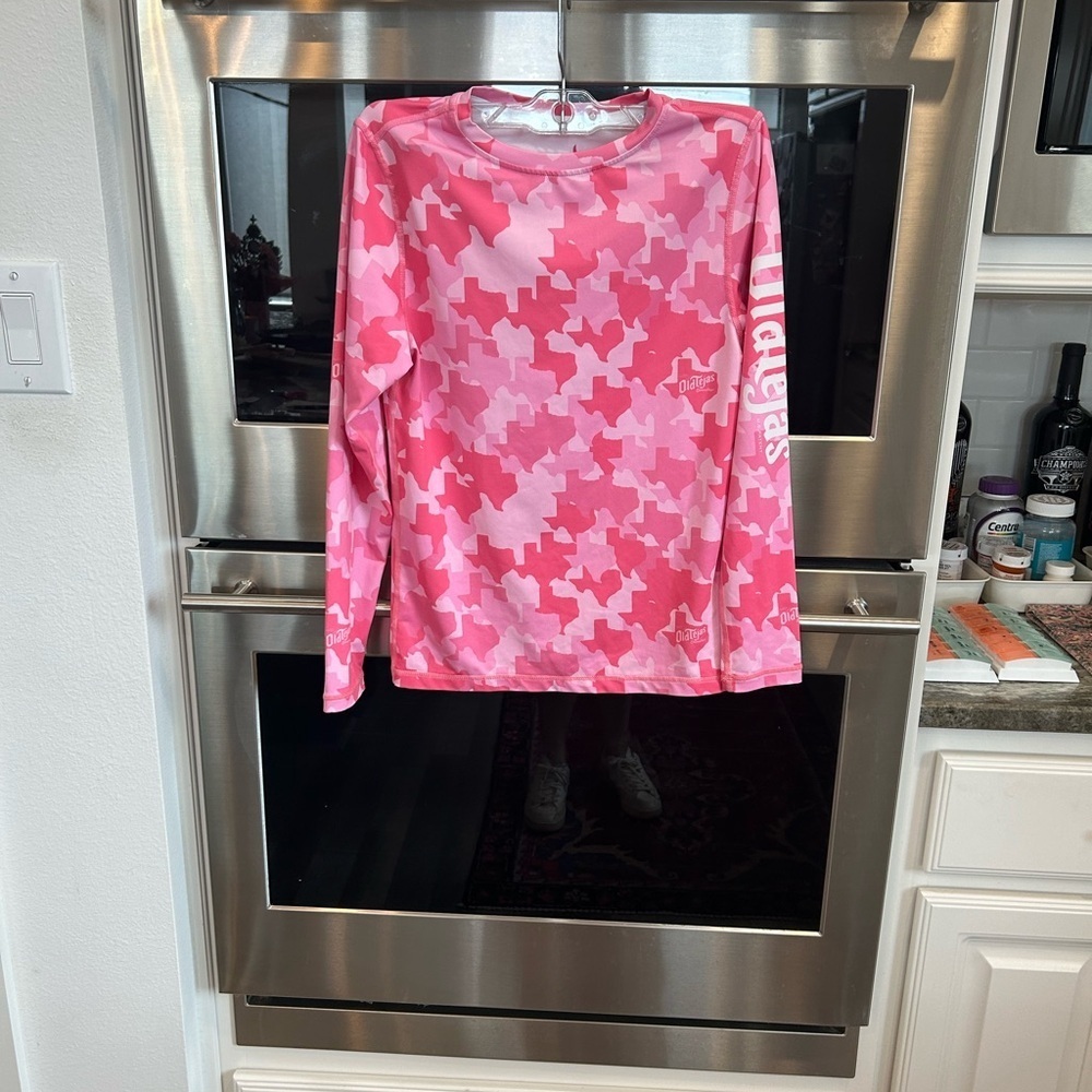 Old Tejas prairie pink Camo shirt in youth small GUC